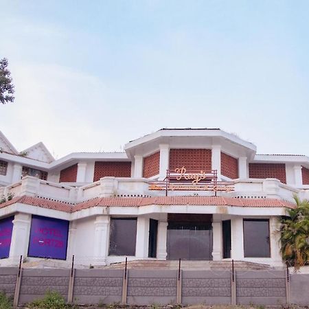 Hotel Fort28 Nagpur Eksteriør billede