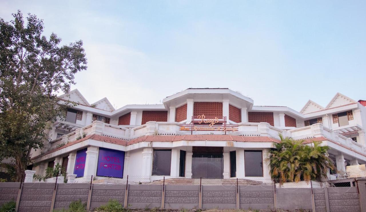 Hotel Fort28 Nagpur Eksteriør billede